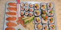 16.4.2011 - sushi - jest to sice nemusim, ale vyzera to skvele, ziadna donaska, domace! :-)